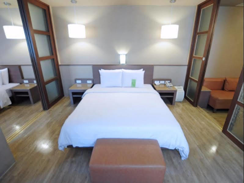 Kindness Hotel - Hanshen Kaohsiung Eksteriør billede