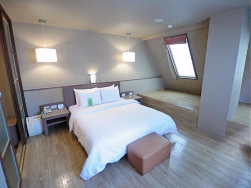 Kindness Hotel - Hanshen Kaohsiung Eksteriør billede