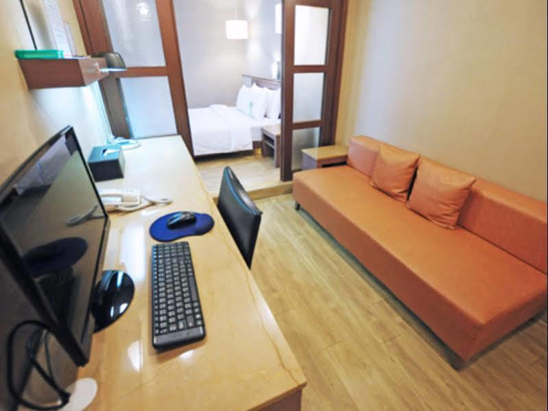 Kindness Hotel - Hanshen Kaohsiung Eksteriør billede